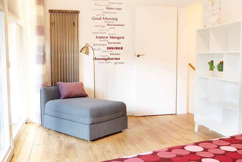 Lovely Lux Garden Flat Near Royal Park Warschau
